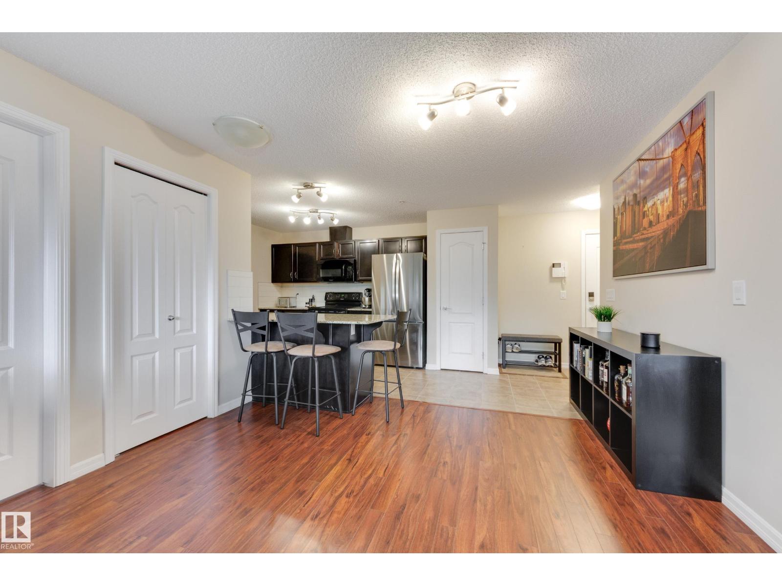 #210 271 CHARLOTTE WY - 19