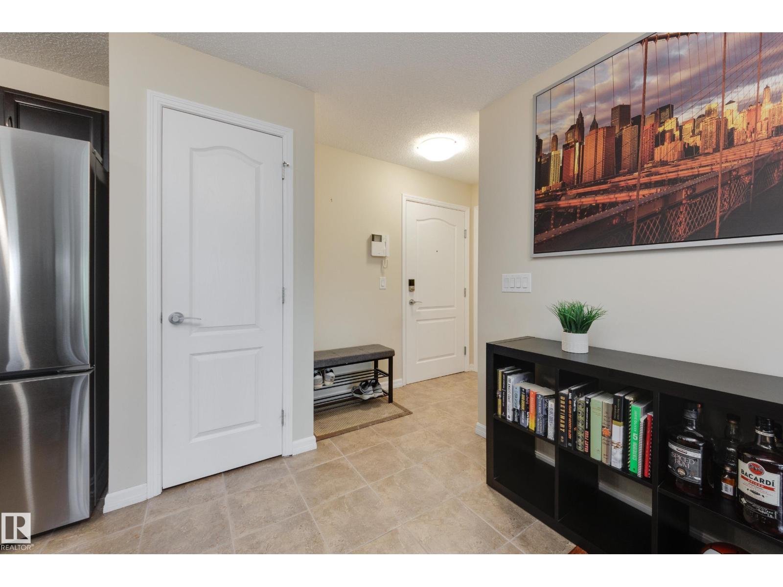 #210 271 CHARLOTTE WY - 7