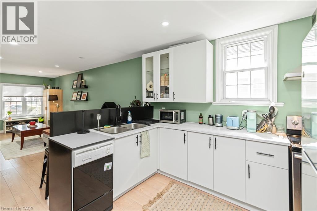 29 WEXFORD Avenue N - 11