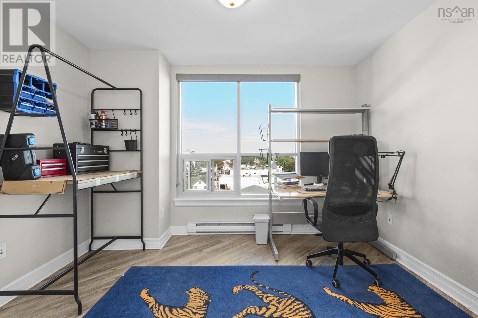 Property 17 of 33 of #505 - 2677 Gladstone Street