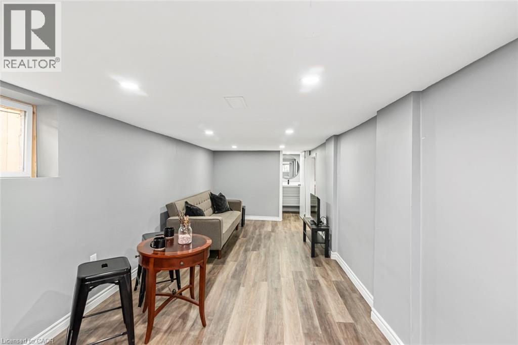 29 WEXFORD Avenue N - Image 36