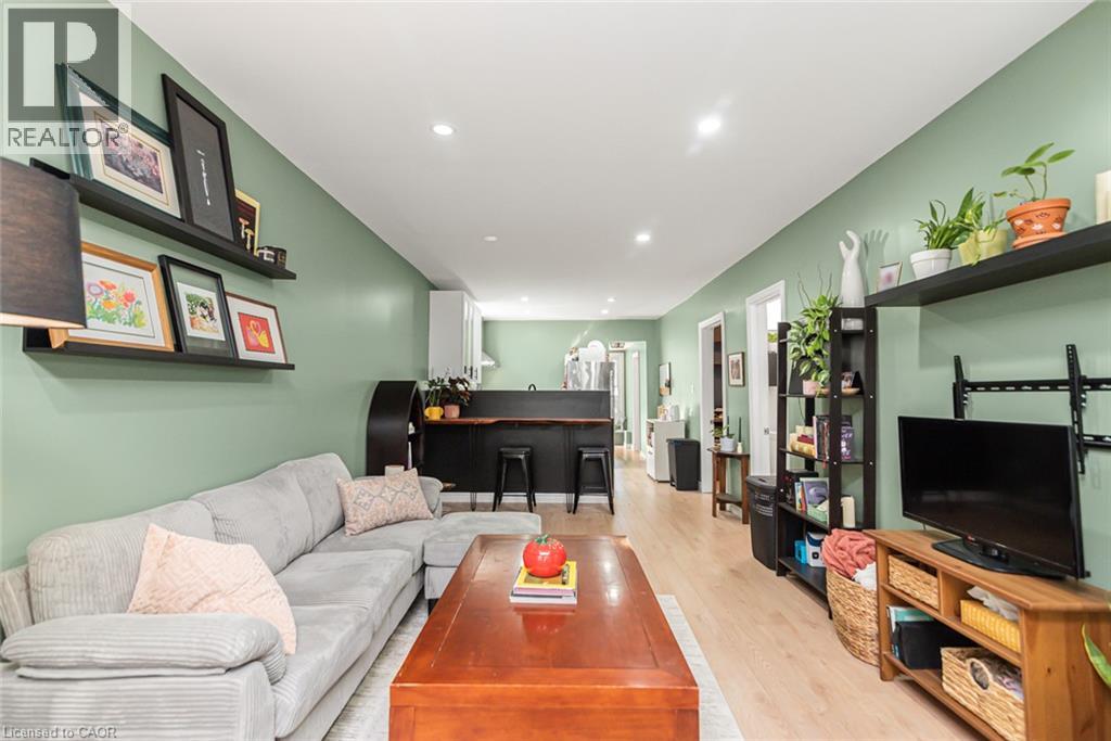 29 WEXFORD Avenue N - 7