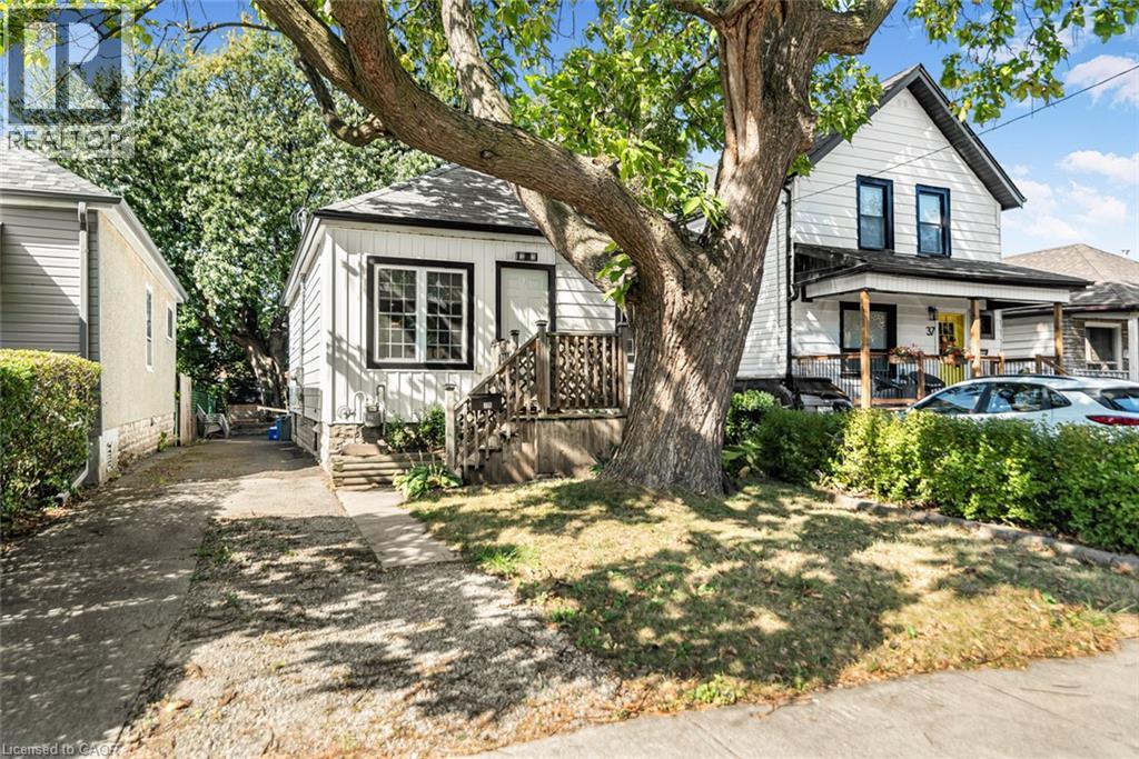 29 WEXFORD Avenue N - Image 3