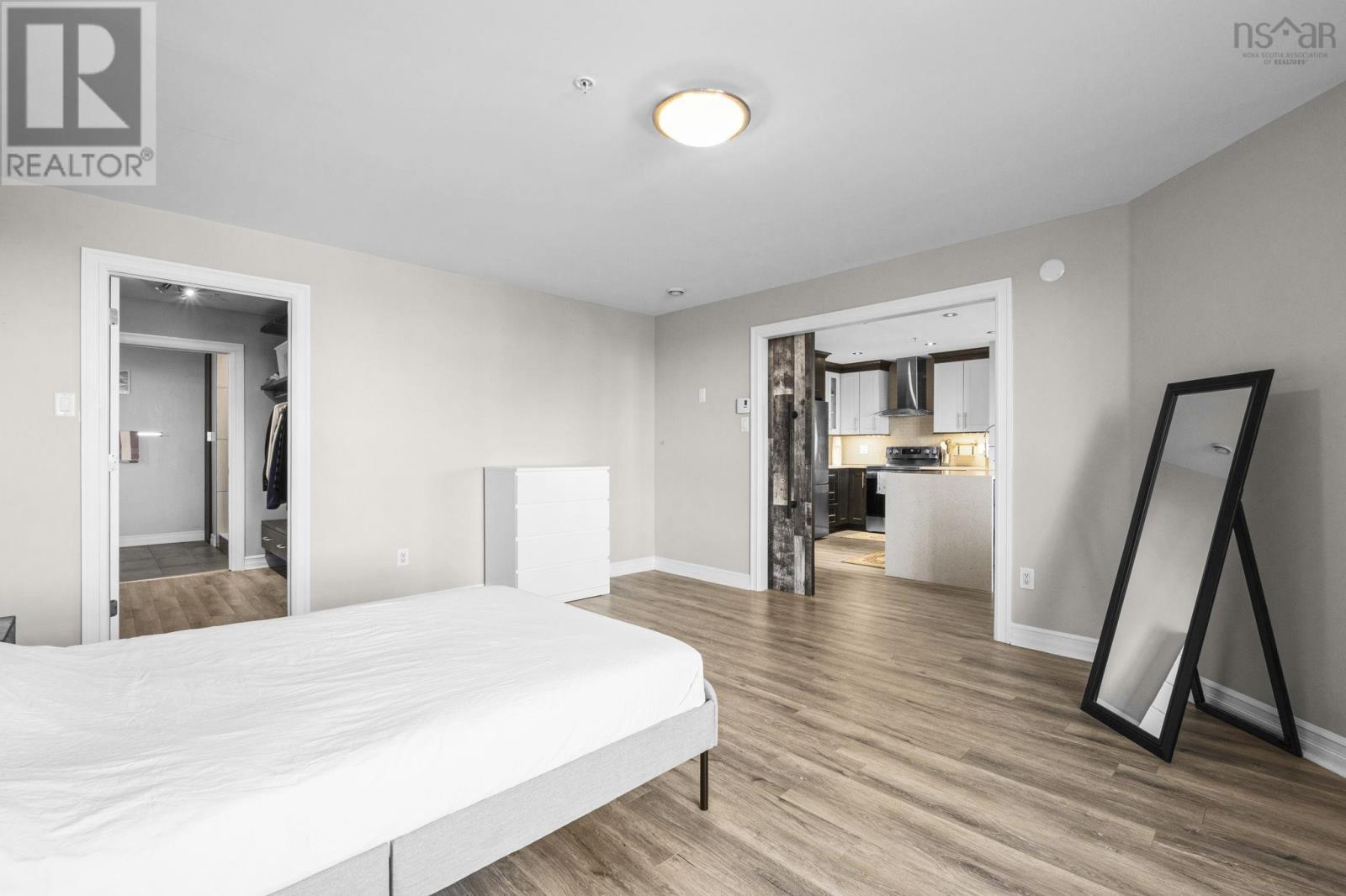 #505 - 2677 Gladstone Street - 20