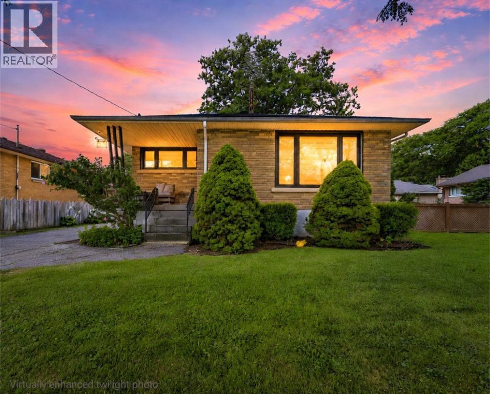 57 Vimy CRESCENT