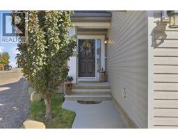 91 Copperpond Terrace SE - photo 2