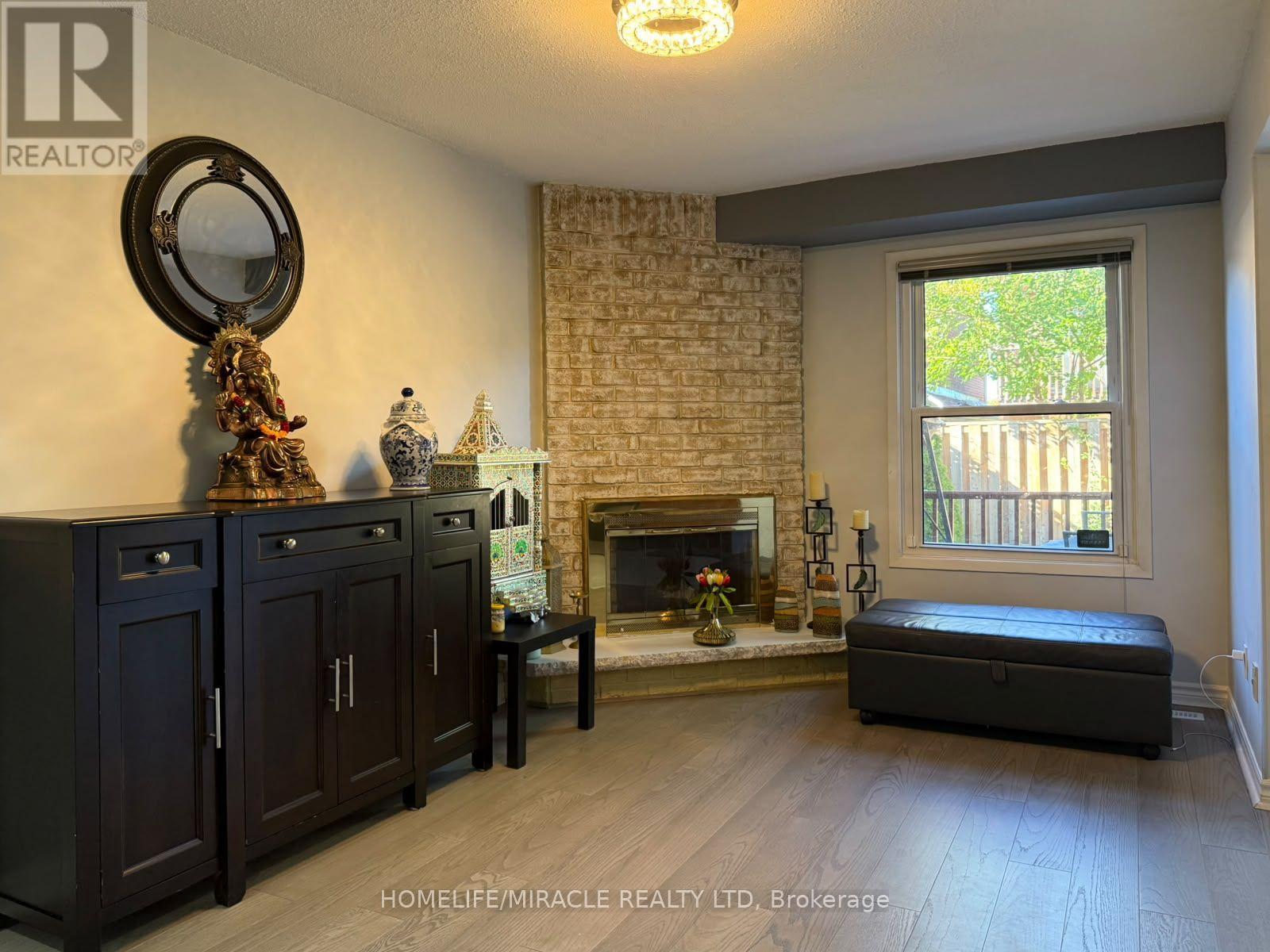 163 MABLEY CRESCENT - 3