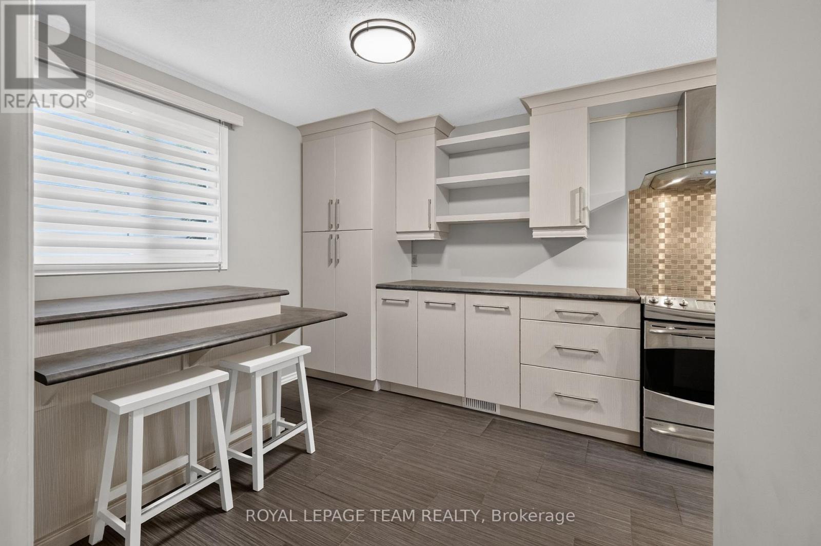 7866 JEANNE D'ARC BOULEVARD - Image 16