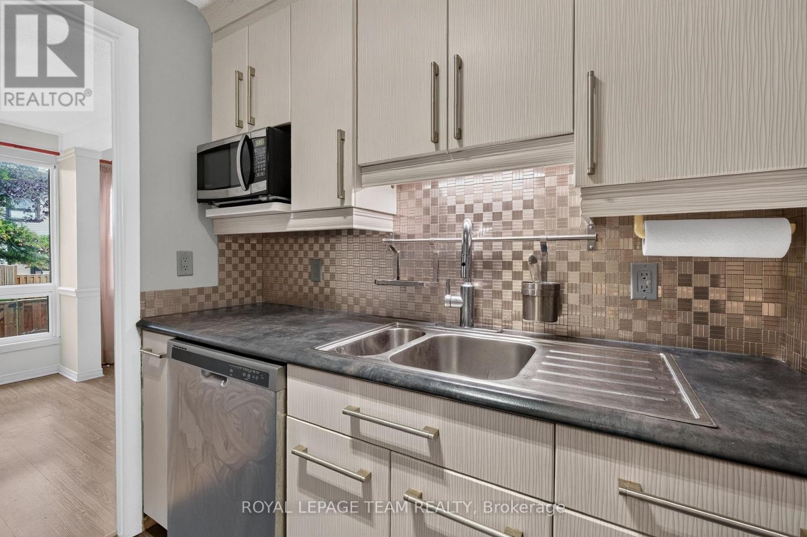 7866 JEANNE D'ARC BOULEVARD - Image 22