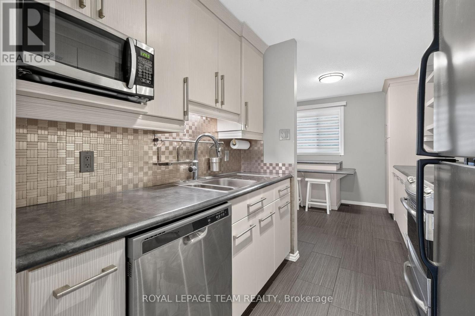 7866 JEANNE D'ARC BOULEVARD - Image 23