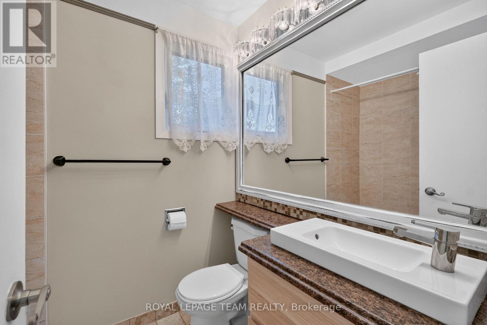 7866 JEANNE D'ARC BOULEVARD - Image 31