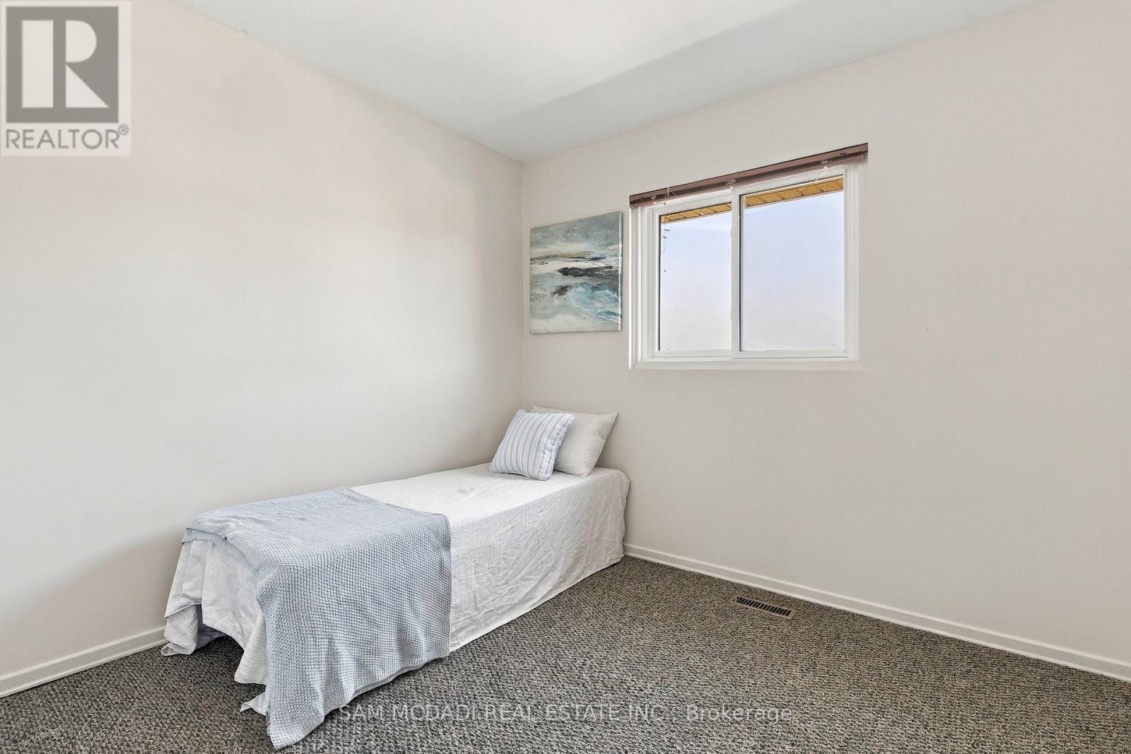 #87 2779 GANANOQUE DRIVE - 24