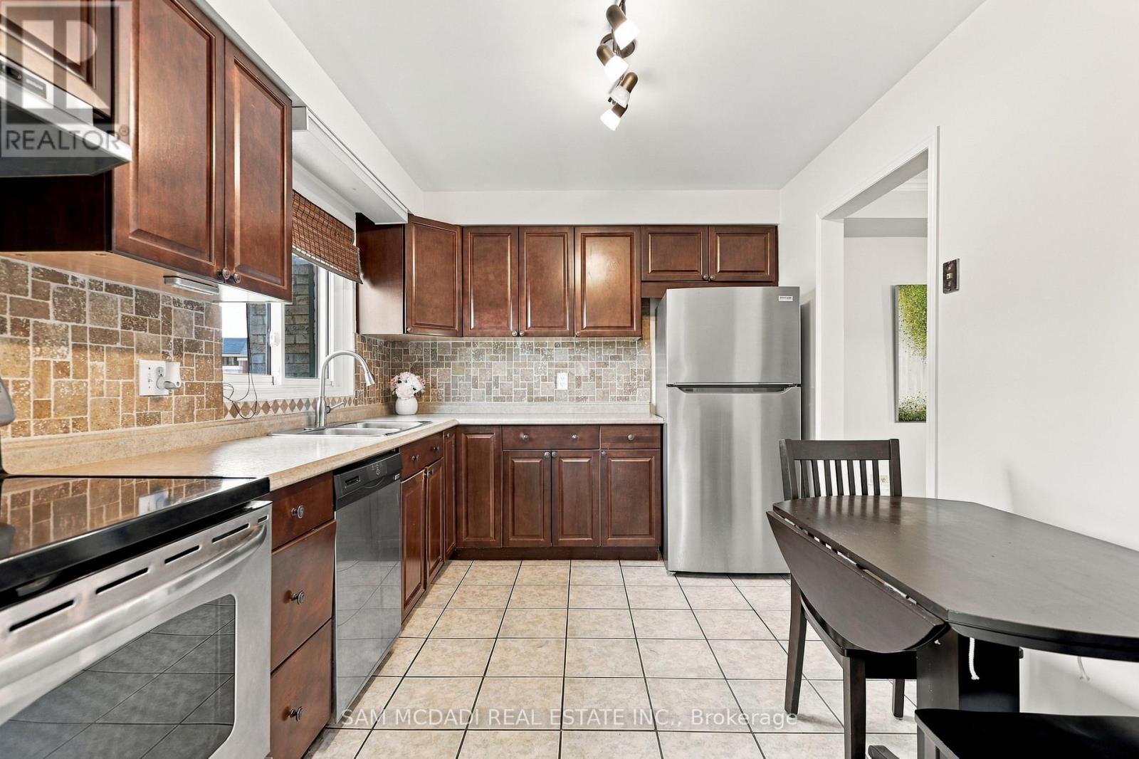 #87 2779 GANANOQUE DRIVE - 6