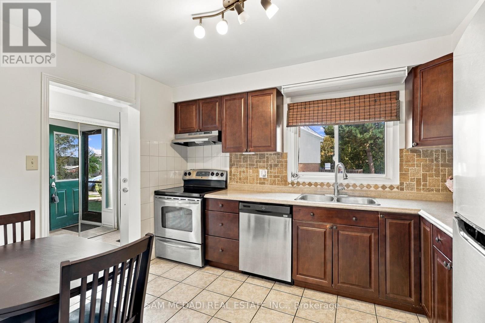 #87 2779 GANANOQUE DRIVE - 7