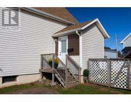 Bath (# pieces 1-6) - 393 Water Street, Summerside, PE C1E1X6 Photo 6