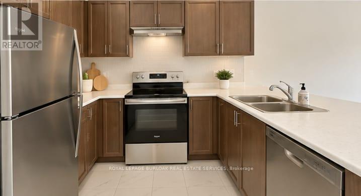 30 Linden Park Lane, Hamilton, ON photo 4
