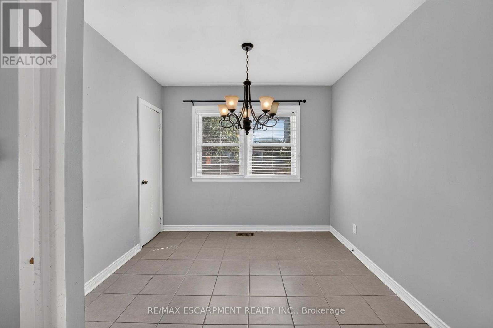 320 Mud Street, Grimsby, ON photo 14