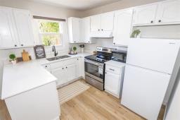 140 Kairistine Lane, Winnipeg, MB R2R1H5 Photo 6