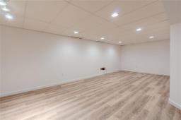 75 Donald Street, Steinbach, MB R5G2B7 Photo 23
