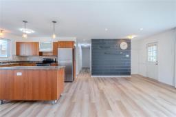 Utility room - 75 Donald Street, Steinbach, MB R5G2B7 Photo 9