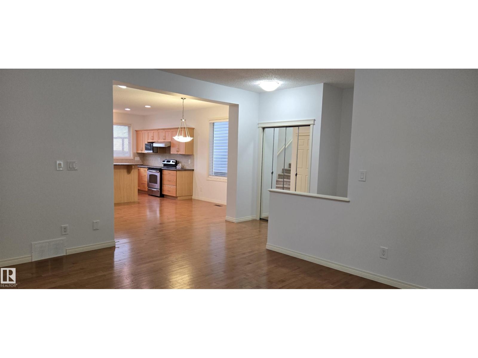 7307 14A AV SW - 7