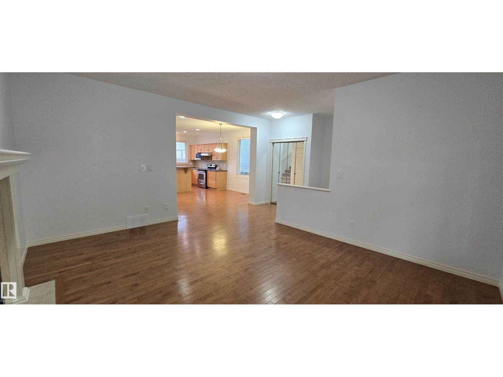 7307 14A AV SW - Image 8