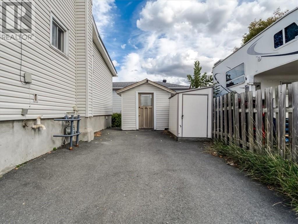 433 Dell Street — photo 4