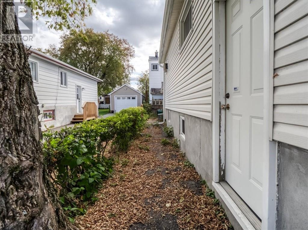 433 Dell Street - 5