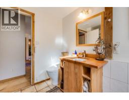 3051 Fofonow Road, Nelson, BC V1L6Y5 Photo 22