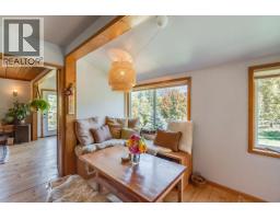 Living room - 3051 Fofonow Road, Nelson, BC V1L6Y5 Photo 9