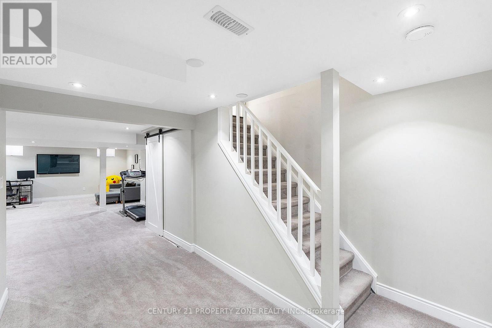 31 AGRICOLA ROAD - 33