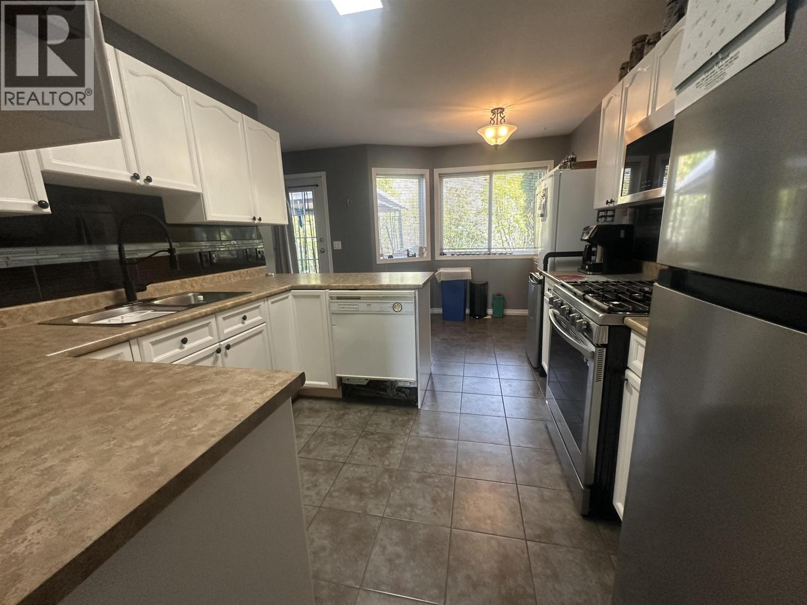 #54 350 PEARKES DRIVE - 3