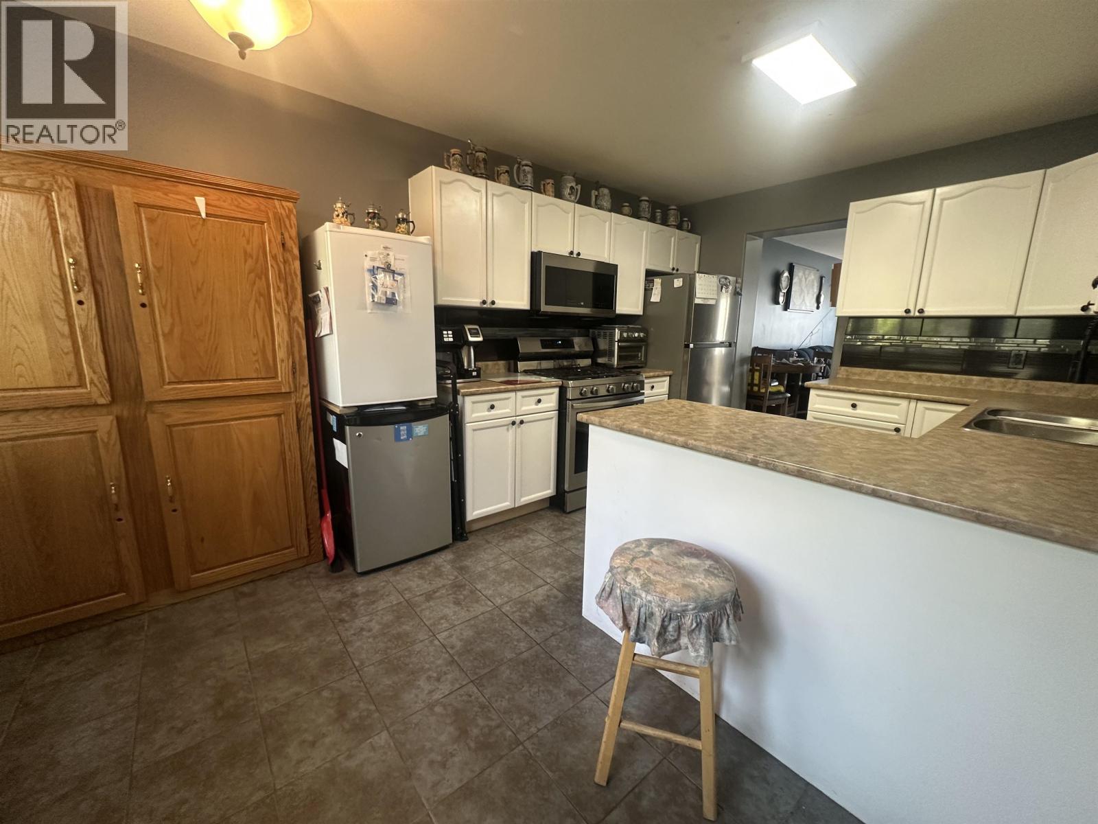 #54 350 PEARKES DRIVE - 5