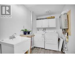 3692 Beverly Glen, Plympton Wyoming, ON N0N1E0 Photo 23