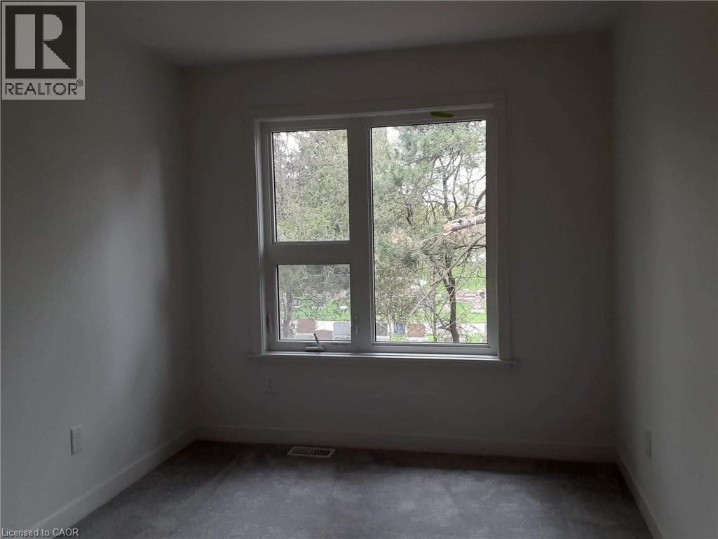 110 Fergus Avenue — photo 12