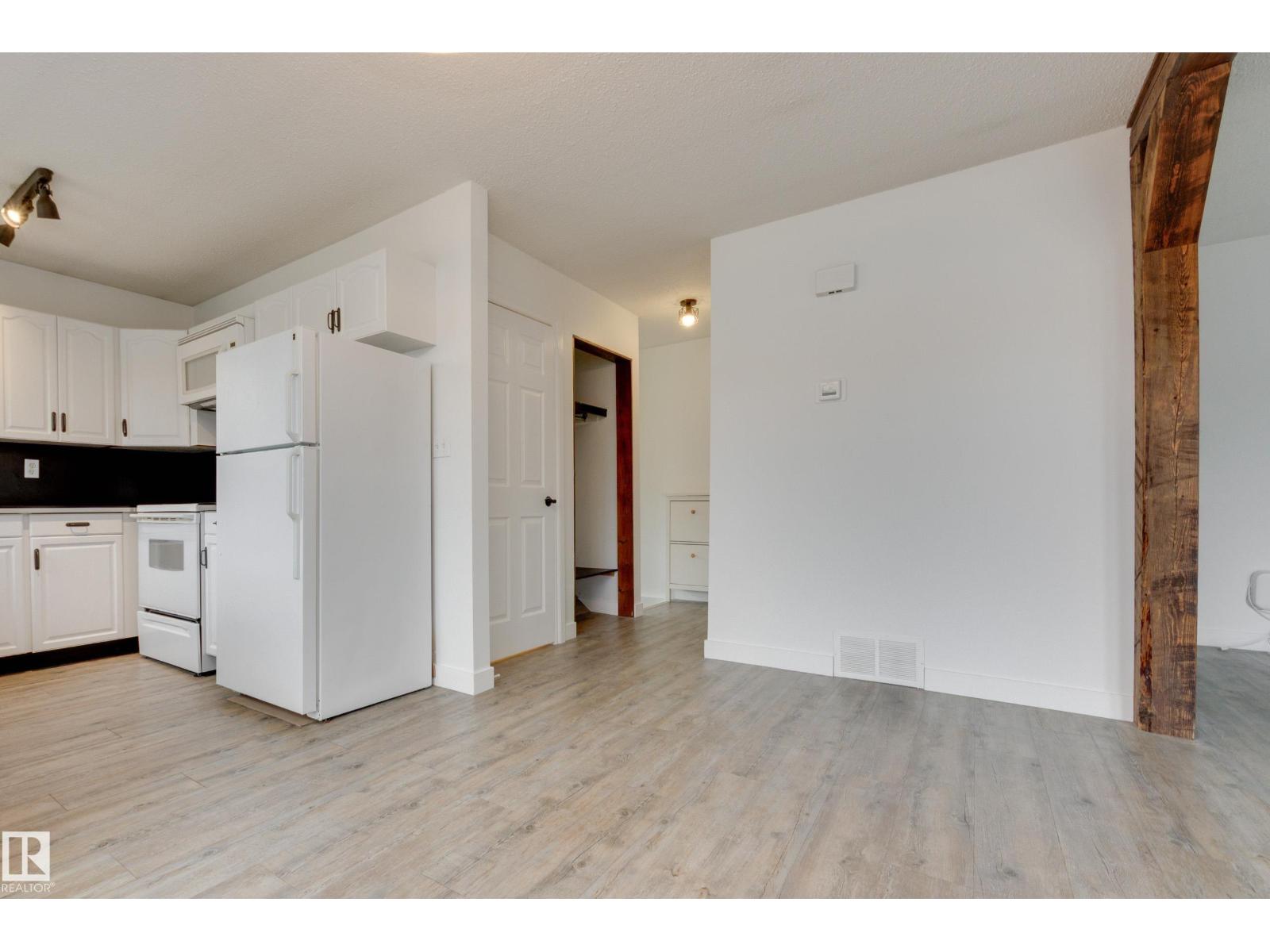 6451 180 ST NW - 12