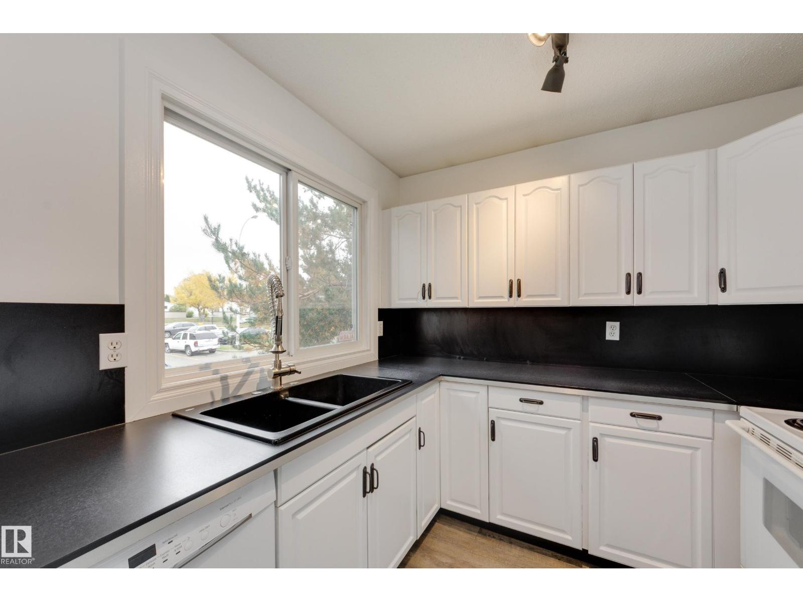 6451 180 ST NW - 20