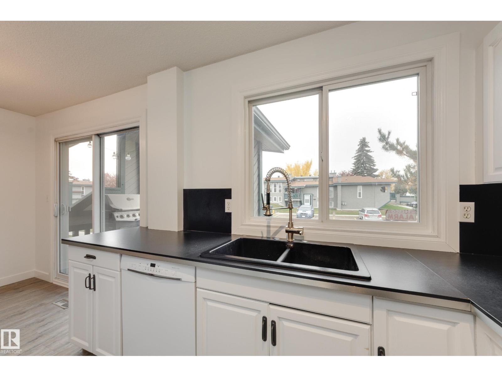 6451 180 ST NW - 21