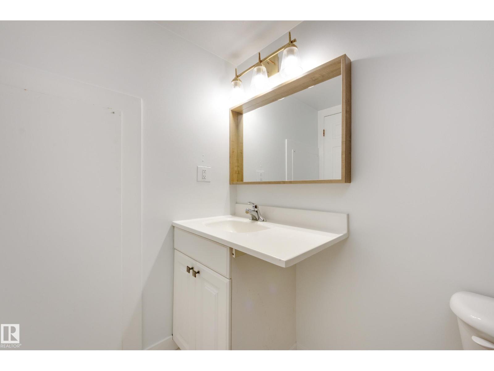 6451 180 ST NW - 34