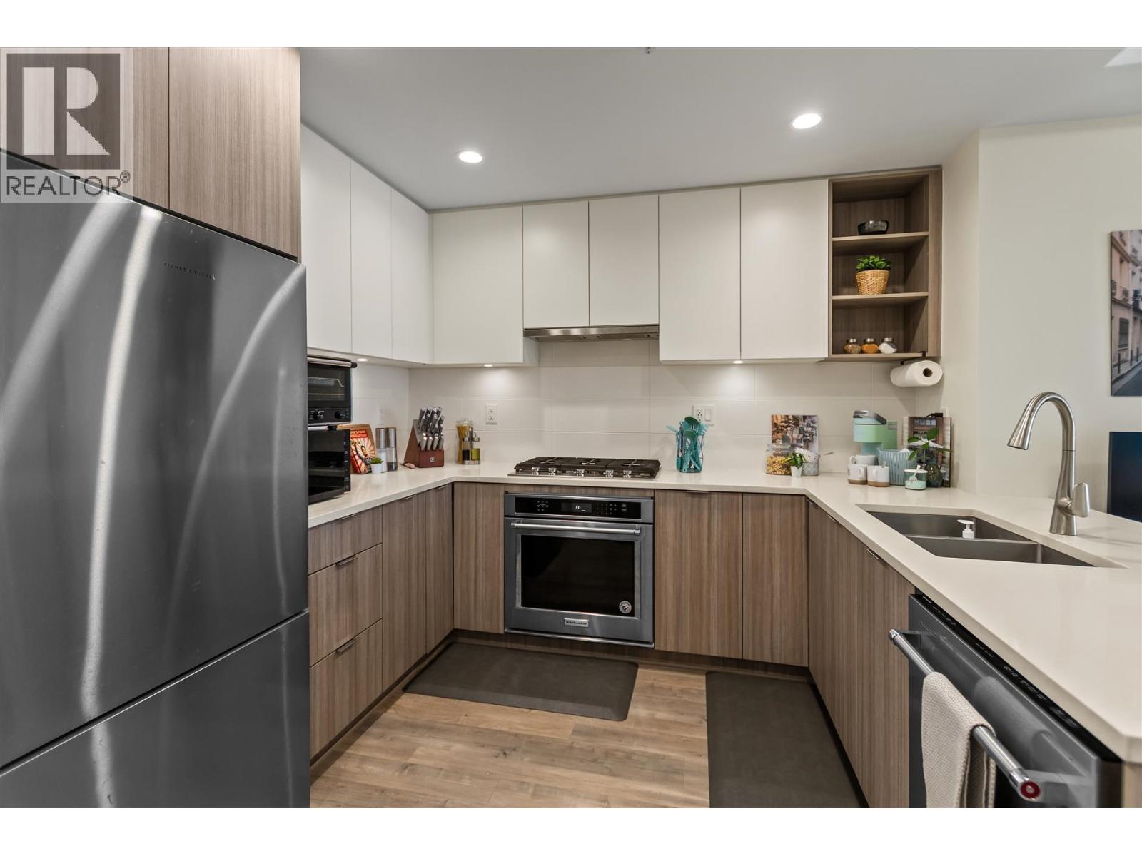 411 750 DOGWOOD STREET, Coquitlam - Image 1