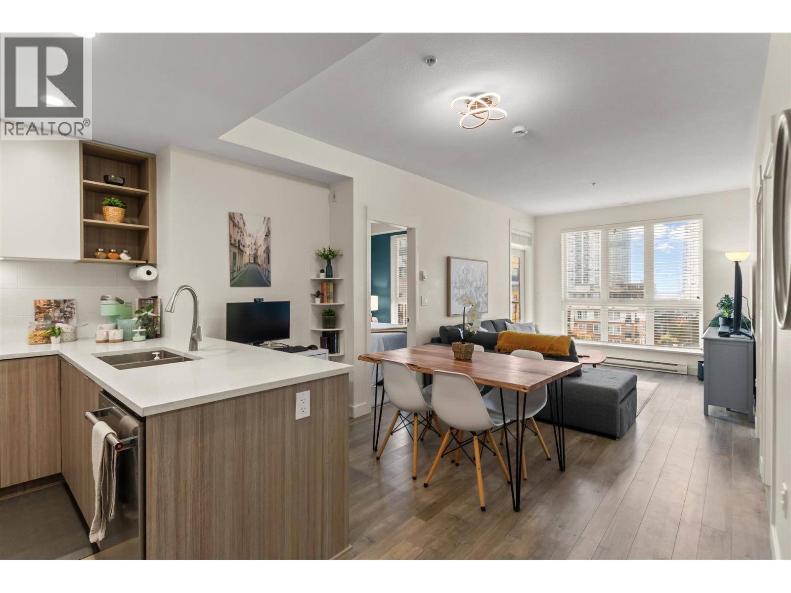 411 750 DOGWOOD STREET, Coquitlam - Image 1