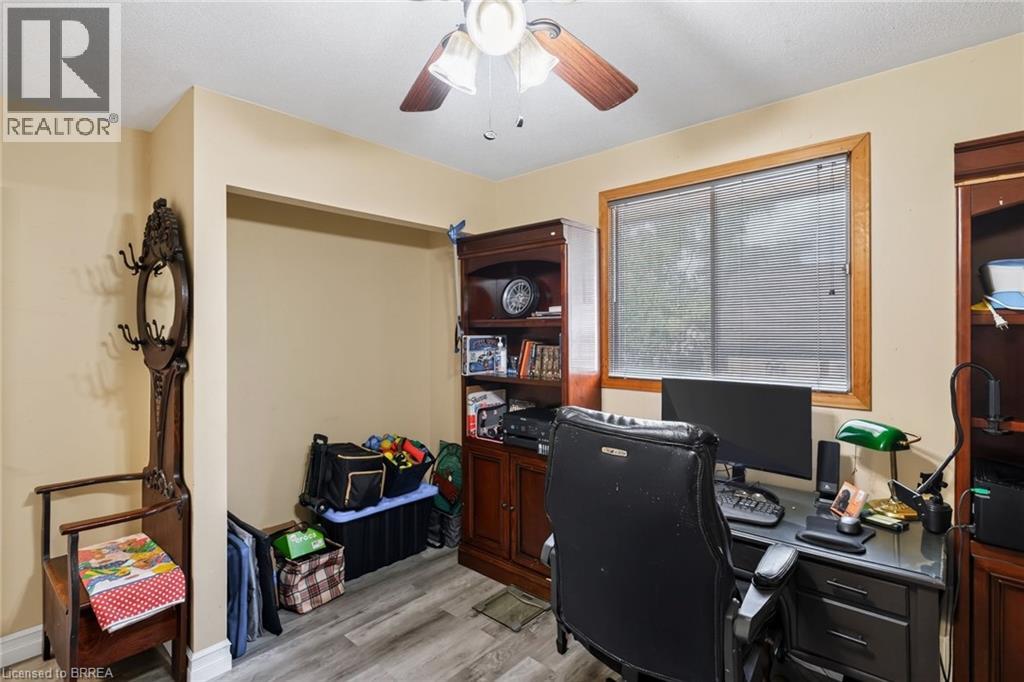 17B EMILIE Street - Image 18