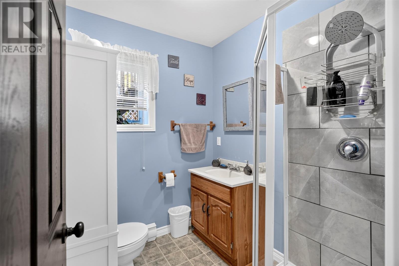 18 Shaheen Crescent - 24
