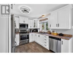 18 Shaheen Crescent thumbnail 10