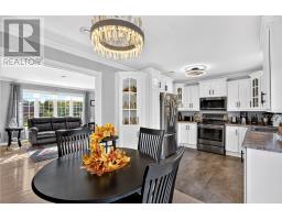 18 Shaheen Crescent thumbnail 9