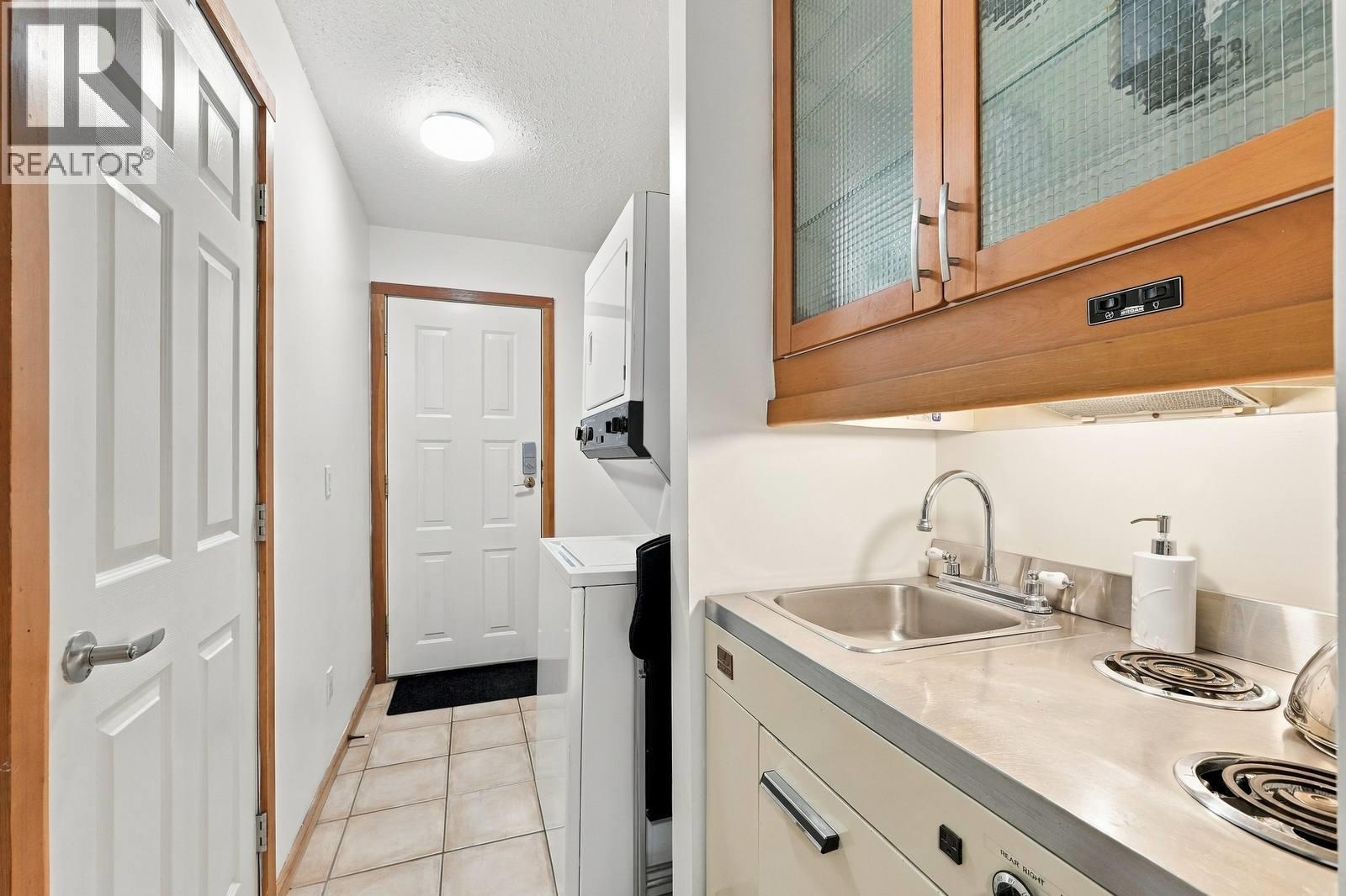 805 225 CLEARVIEW Road, Penticton