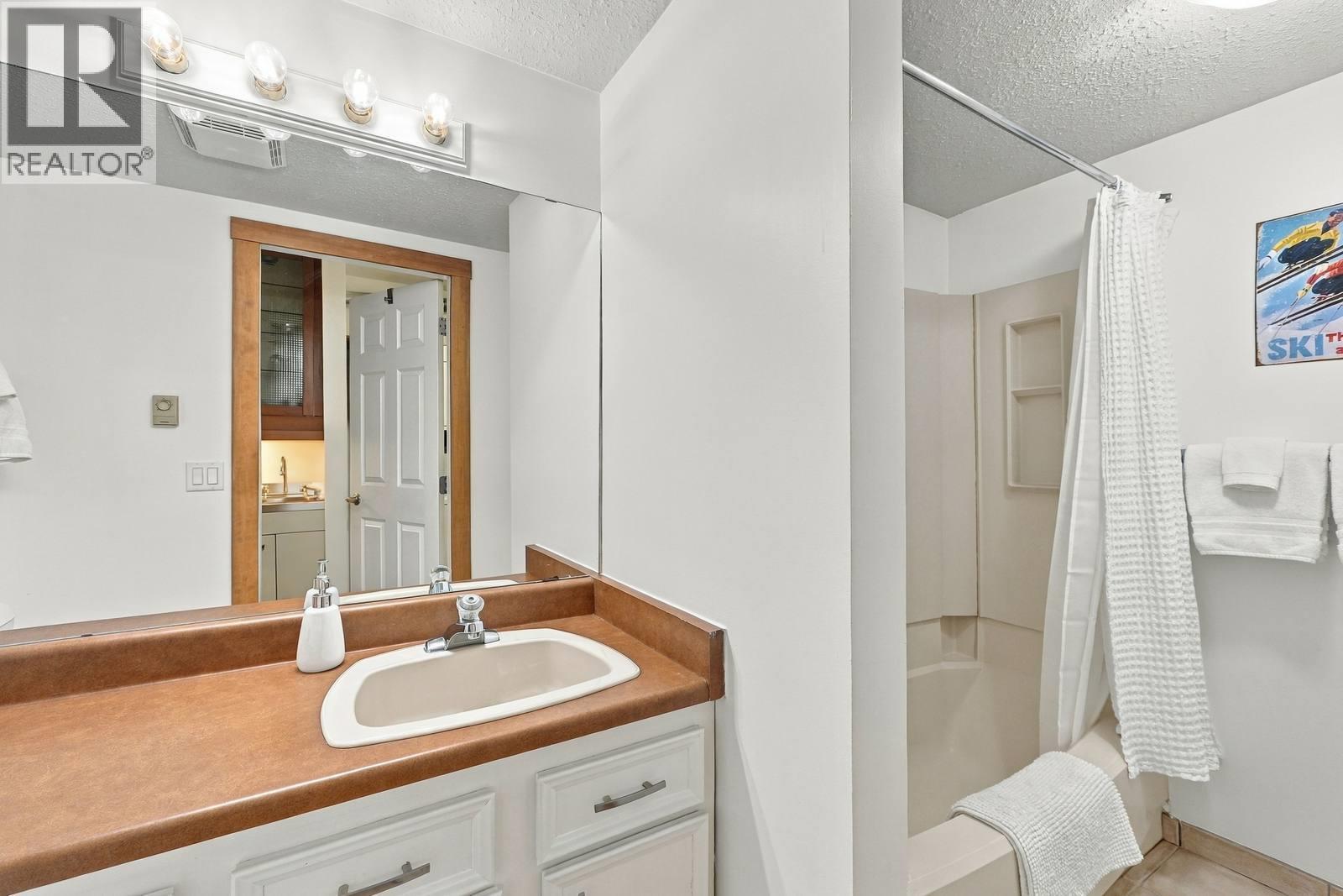 #805 225 CLEARVIEW Road - 23