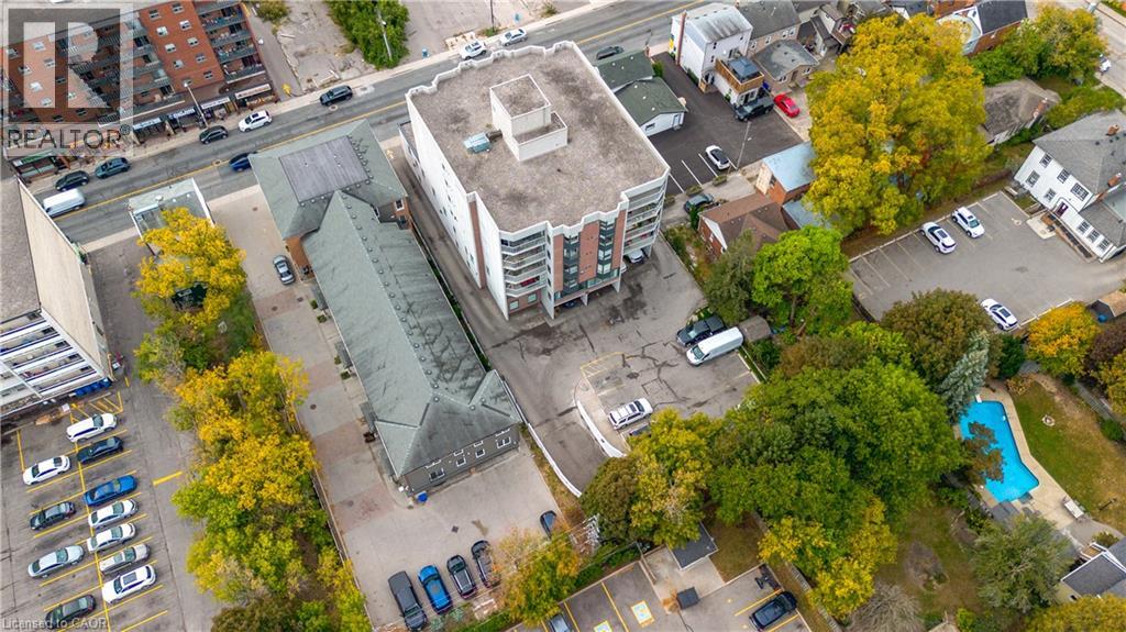 17 King Street East — photo 24