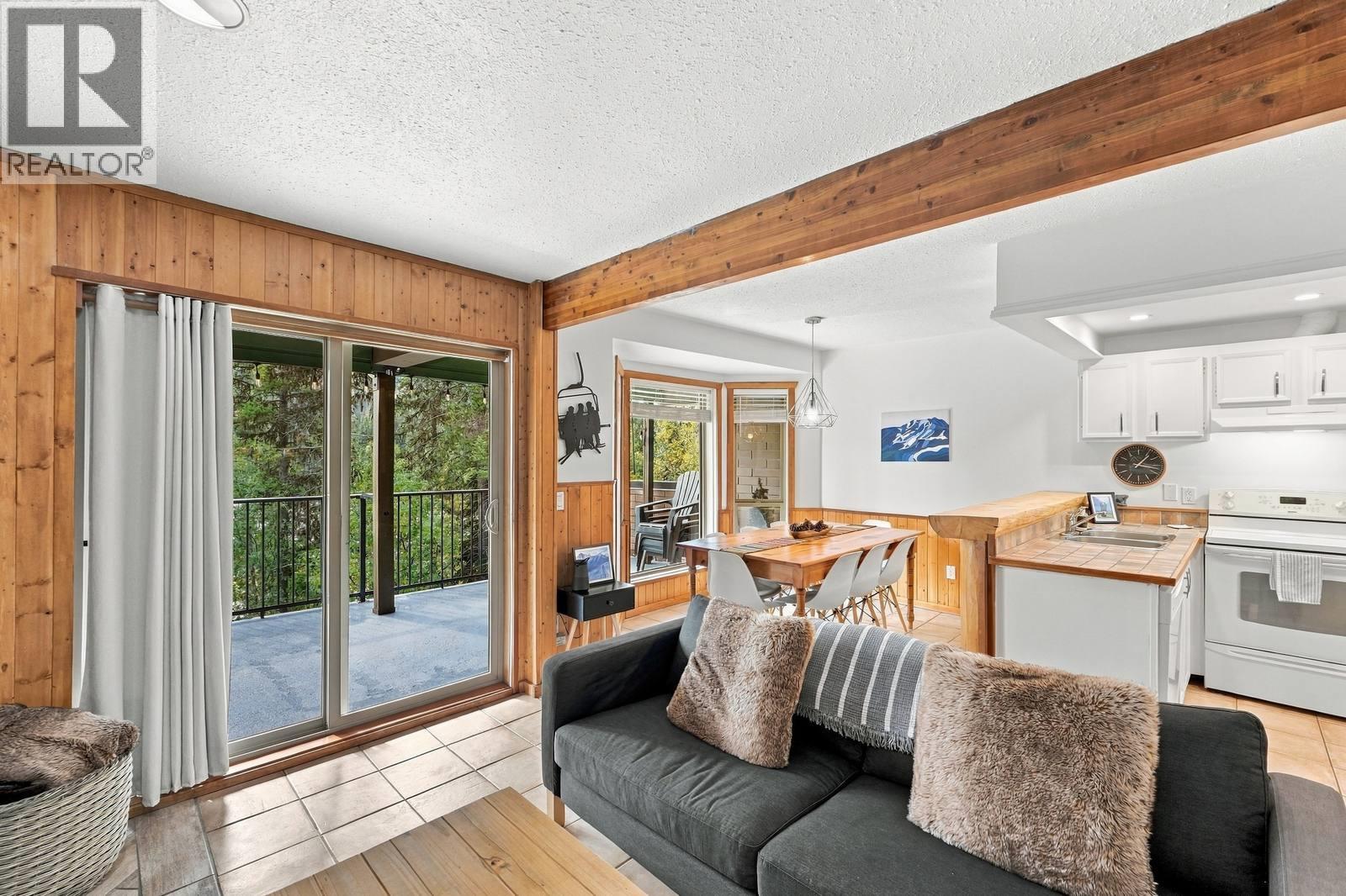 #805 225 CLEARVIEW Road - 3