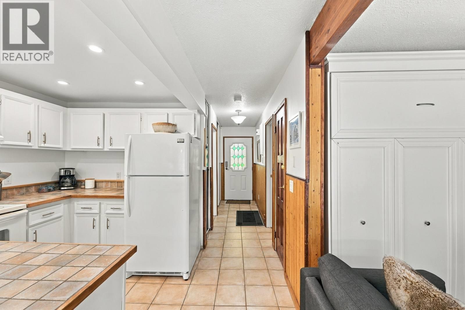 #805 225 CLEARVIEW Road - 14